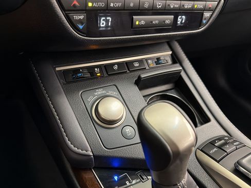 Used 2017 Lexus ES 350 w/ Luxury Package FWD image 36