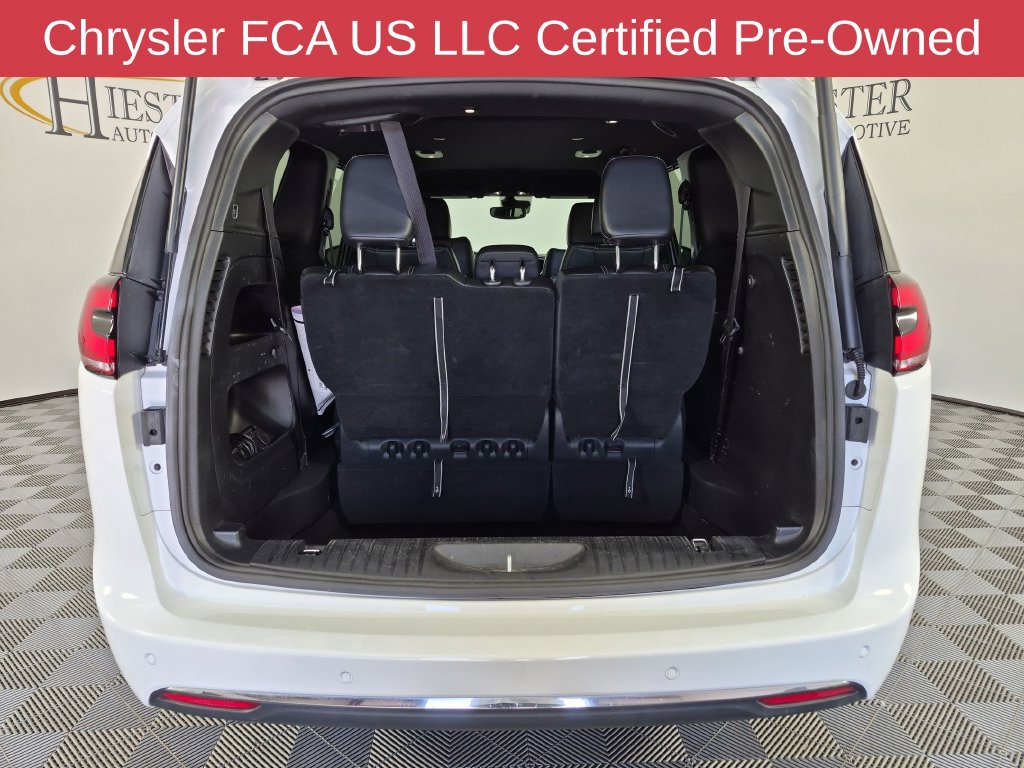 Certified 2025 Chrysler Pacifica Select FWD image 34