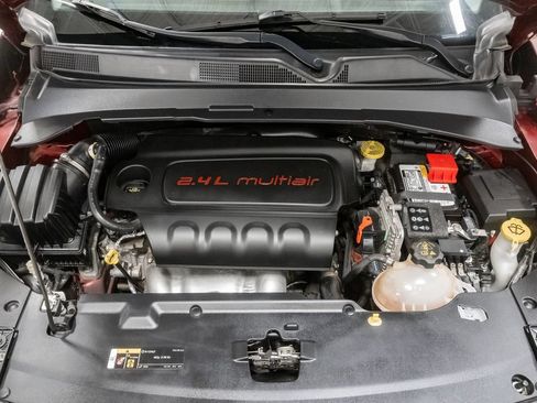 Used 2022 Jeep Compass Latitude FWD image 3