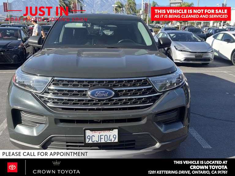 Used 2022 Ford Explorer XLT RWD image 2