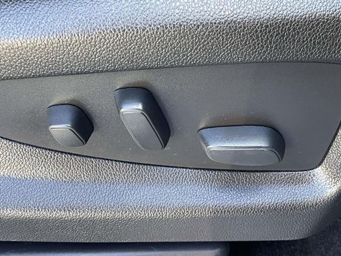 Used 2018 Chevrolet Suburban Premier image 15