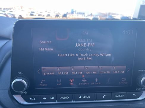 Used 2023 Nissan Rogue SV image 15