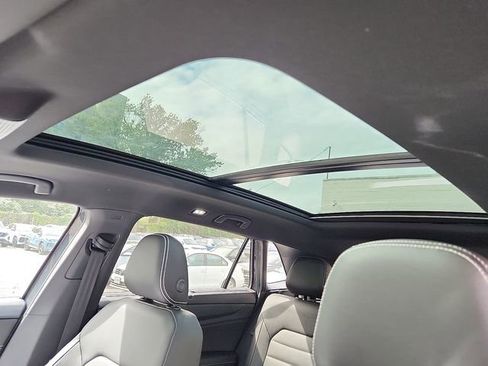 New 2026 Volkswagen Atlas Cross Sport SEL image 9