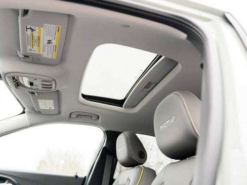 New 2026 Chevrolet Trax ACTIV w/ Sunroof Package image 9