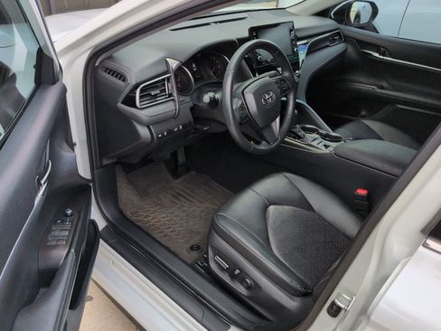Used 2022 Toyota Camry XSE FWD image 9