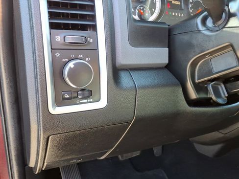 Used 2020 RAM 1500 Classic SLT AWD/4WD image 21