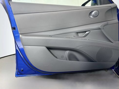 Used 2024 Hyundai Elantra SEL FWD image 12
