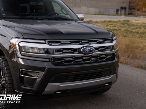 Used 2024 Ford Expedition Max Platinum image 3