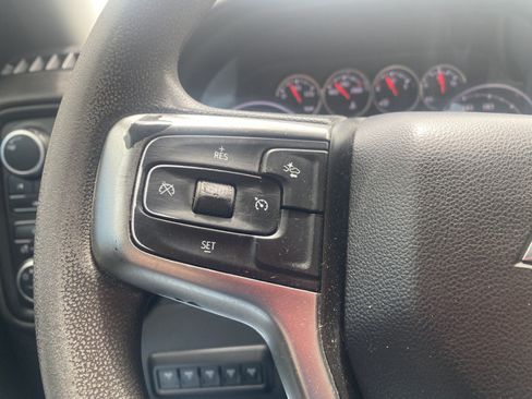 Used 2022 Chevrolet Silverado 2500 Custom w/ Custom Value Package AWD/4WD image 17
