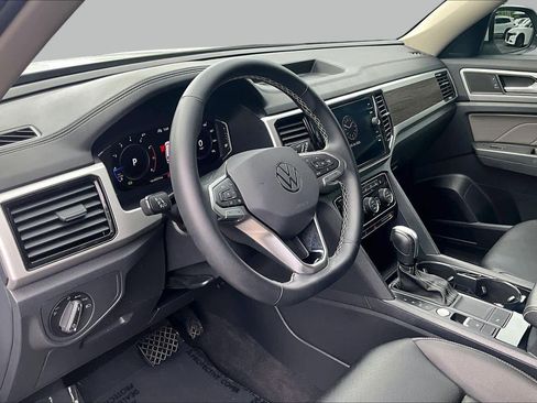 Used 2023 Volkswagen Atlas SE FWD image 18