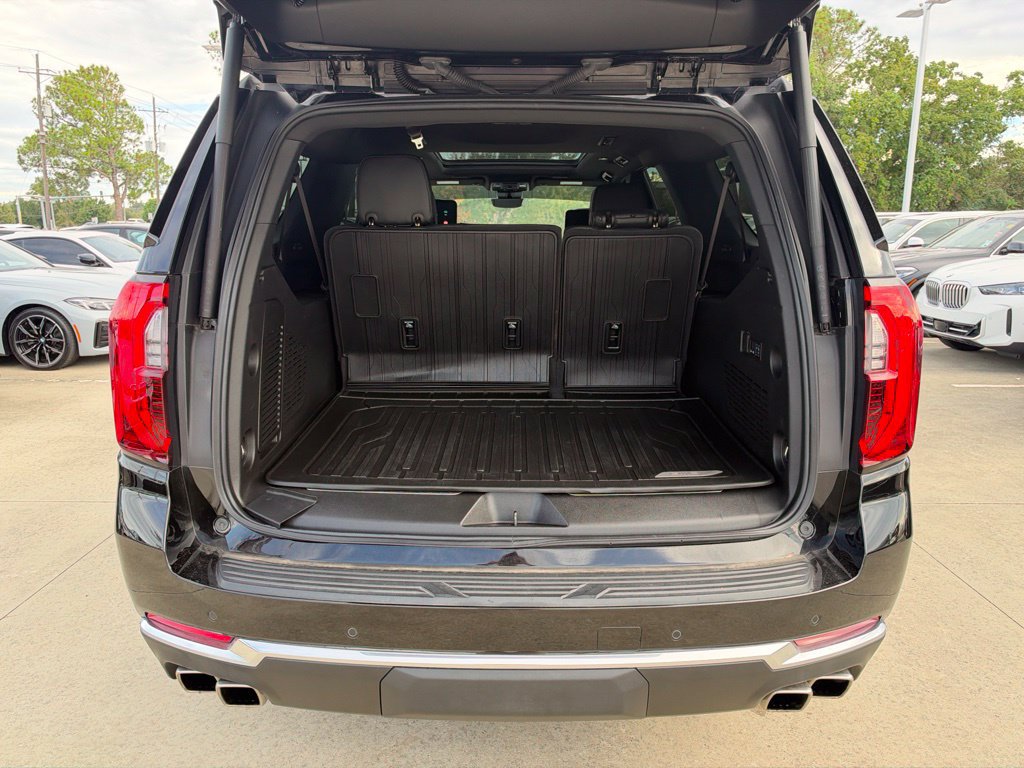 Used 2025 GMC Yukon XL Denali w/ Denali Reserve Package AWD/4WD image 31