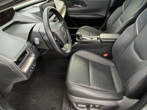 Certified 2024 Toyota Prius XLE image 27