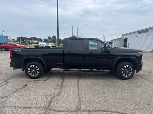 Used 2023 Chevrolet Silverado 2500 Custom w/ Custom Value Package AWD/4WD image 2