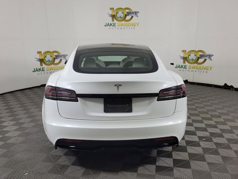 Used 2022 Tesla Model S AWD image 3