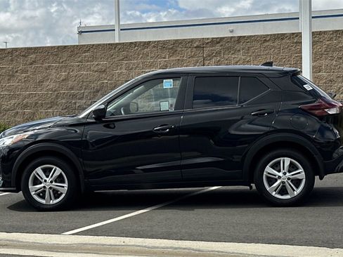 Used 2023 Nissan Kicks S image 7