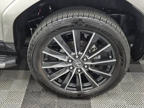 Used 2024 Lexus GX 550 image 10