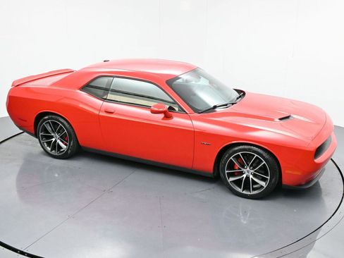 Used 2018 Dodge Challenger R/T w/ Performance Handling Group image 37