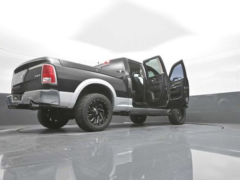 Used 2017 RAM 1500 Laramie w/ Convenience Group AWD/4WD image 46