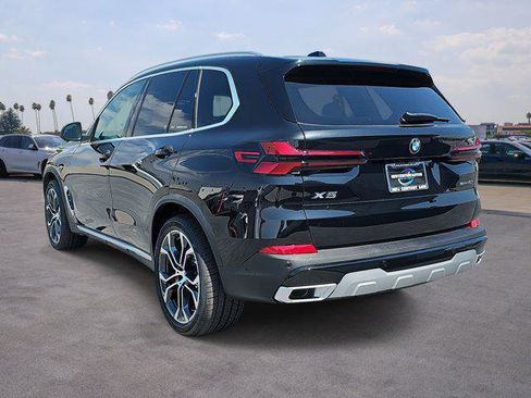 New 2026 BMW X5 sDrive40i image 7