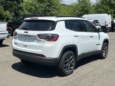 New 2026 Jeep Compass Latitude w/ Sun and Sound Group AWD/4WD image 4