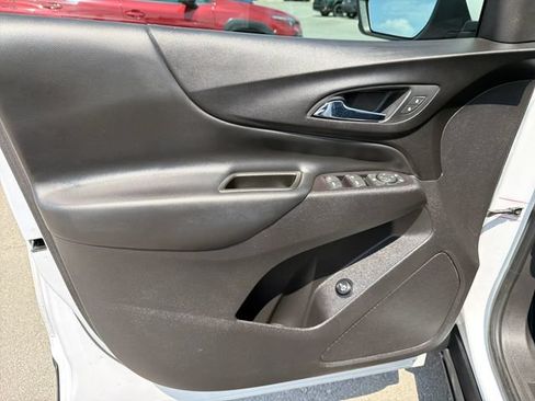 Used 2020 Chevrolet Equinox LT FWD image 16