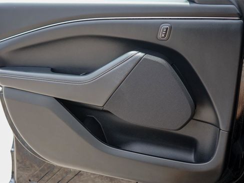 Certified 2025 Ford Mustang Mach-E Select RWD image 19