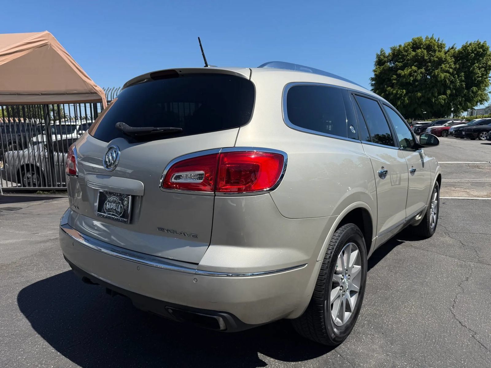 Used 2016 Buick Enclave Leather w/ Trailering Package FWD image 18