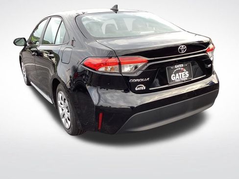 Used 2025 Toyota Corolla LE FWD image 7