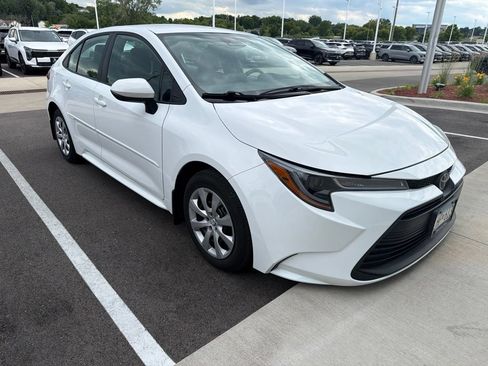 Used 2024 Toyota Corolla LE FWD image 2