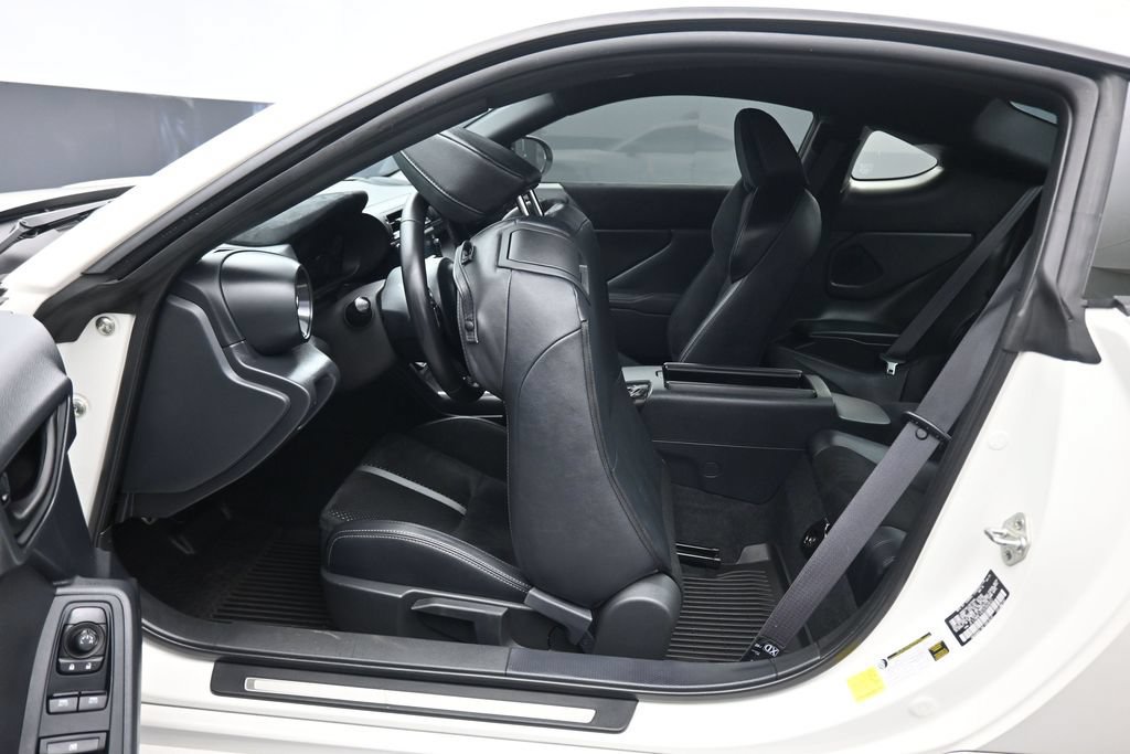 Used 2025 Toyota GR86 Premium w/ Performance Package RWD image 28