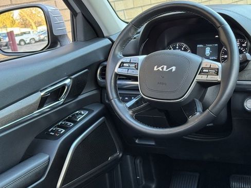Used 2022 Kia Telluride EX w/ EX Premium Package image 17