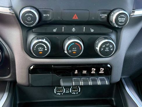 Used 2024 RAM 1500 Big Horn AWD/4WD image 30