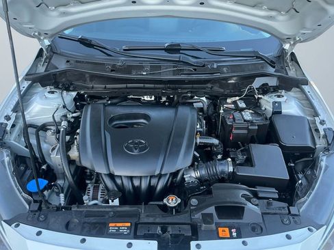 Used 2020 Toyota Yaris LE image 17