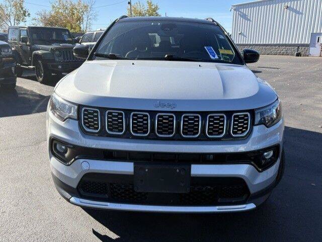 Used 2024 Jeep Compass Limited AWD/4WD image 5