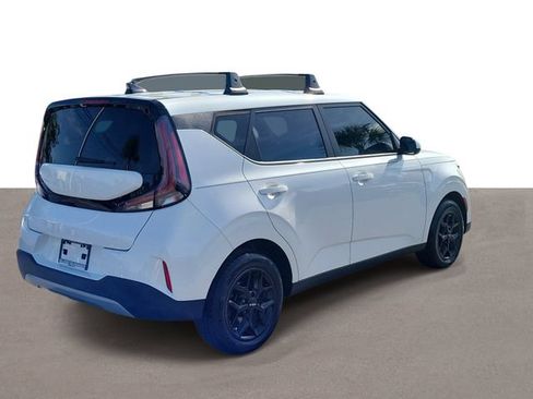 Used 2024 Kia Soul LX w/ Option Group 015 FWD image 4