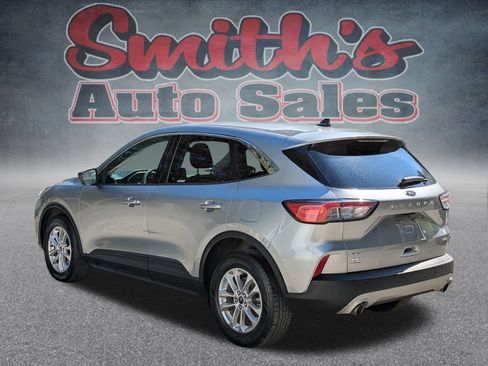 Used 2022 Ford Escape SE image 4