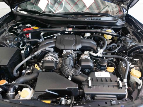 New 2025 Toyota GR86 Premium w/ GR Wheel Package (TMS image 30