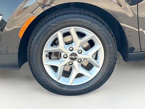 Used 2023 Kia Soul LX w/ Option Group 015 FWD image 29