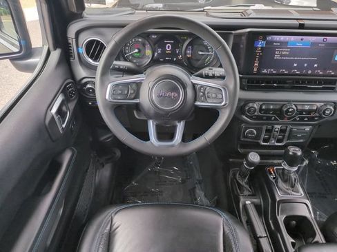 Used 2024 Jeep Wrangler High Altitude AWD/4WD image 16