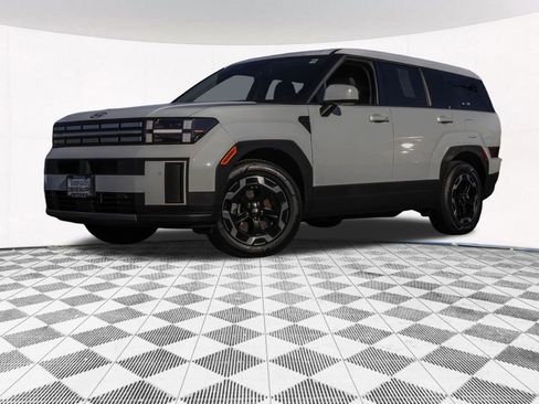 Used 2025 Hyundai Santa Fe SE image 2