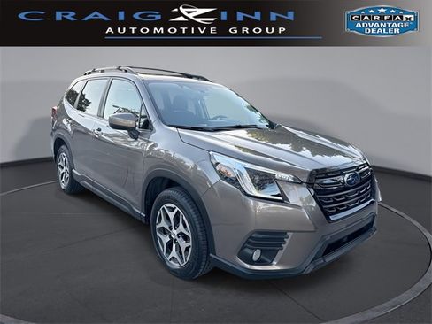 Used 2023 Subaru Forester Premium image 1