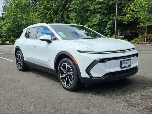 New 2026 Chevrolet Equinox EV LT AWD/4WD image 7