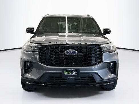 Used 2025 Ford Explorer ST-Line w/ ST-Line Street Pack AWD/4WD image 2