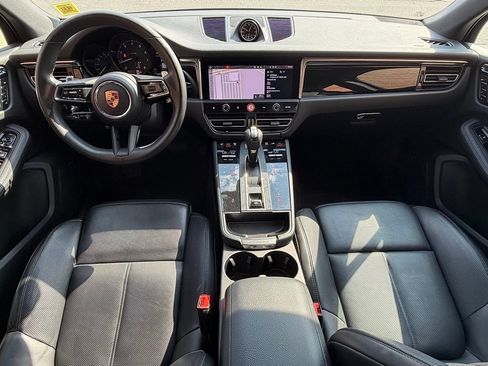 Certified 2025 Porsche Macan AWD/4WD image 13