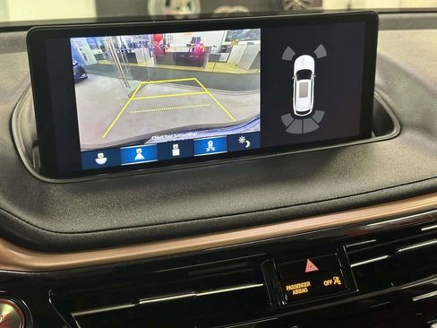 Used 2023 Acura MDX SH-AWD w/ Technology Package image 29