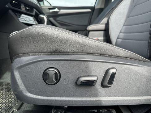 New 2025 Volkswagen Jetta SE image 25