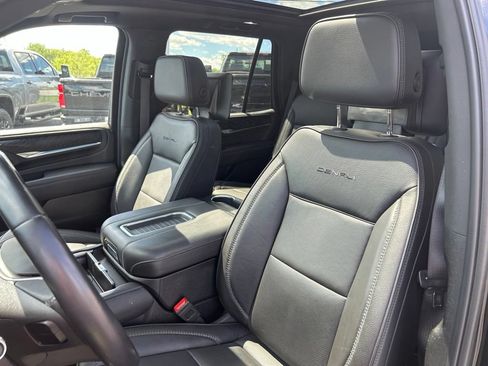 Used 2024 GMC Yukon Denali w/ Denali Reserve Package AWD/4WD image 18
