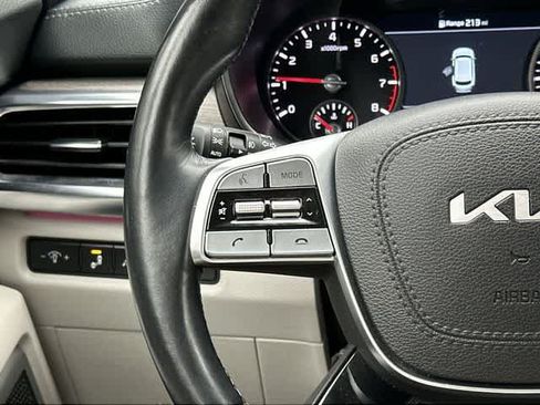 Used 2022 Kia Telluride SX w/ SX Prestige Package AWD/4WD image 9