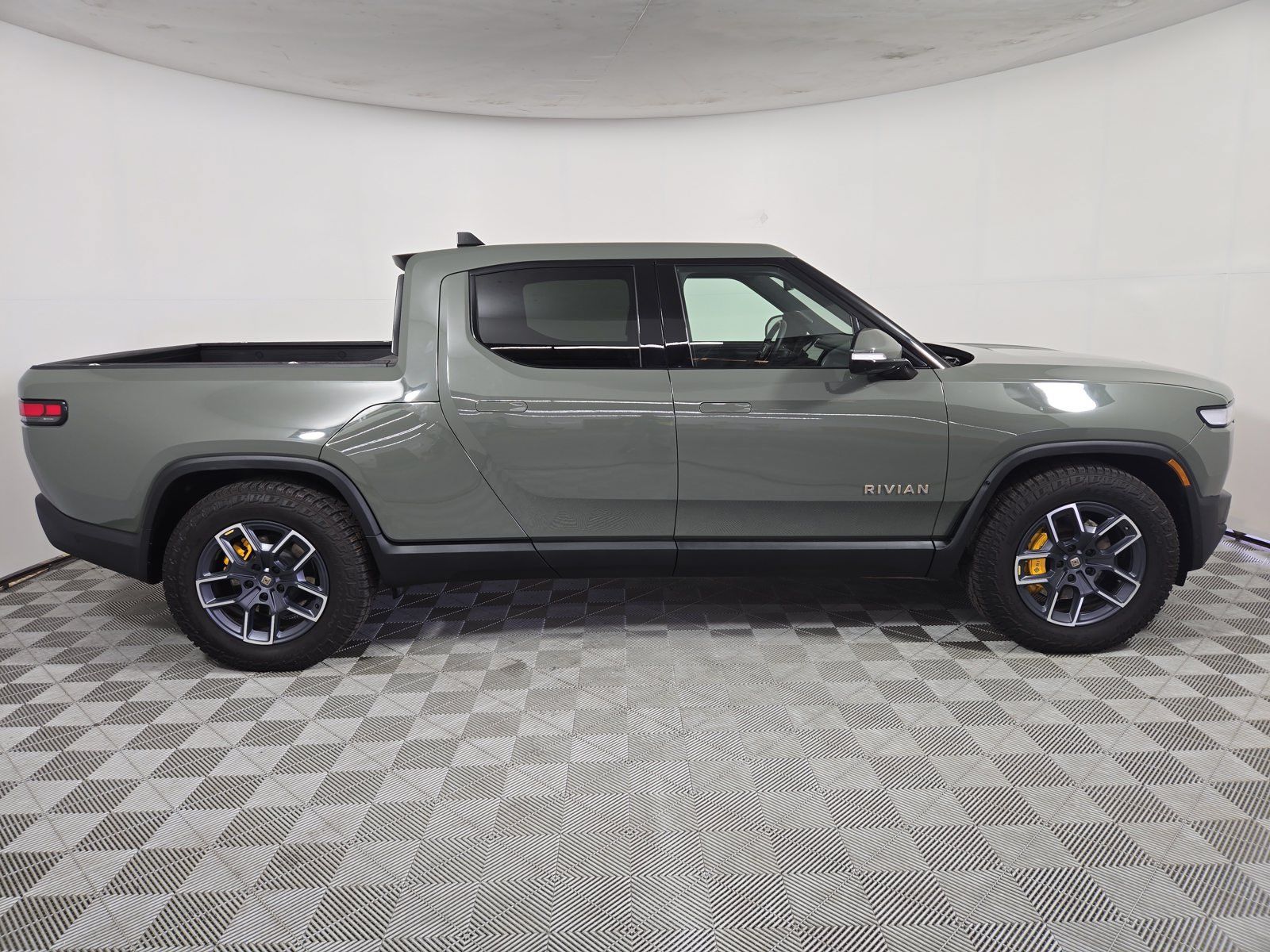 Used 2022 Rivian R1T Launch Edition AWD/4WD image 6