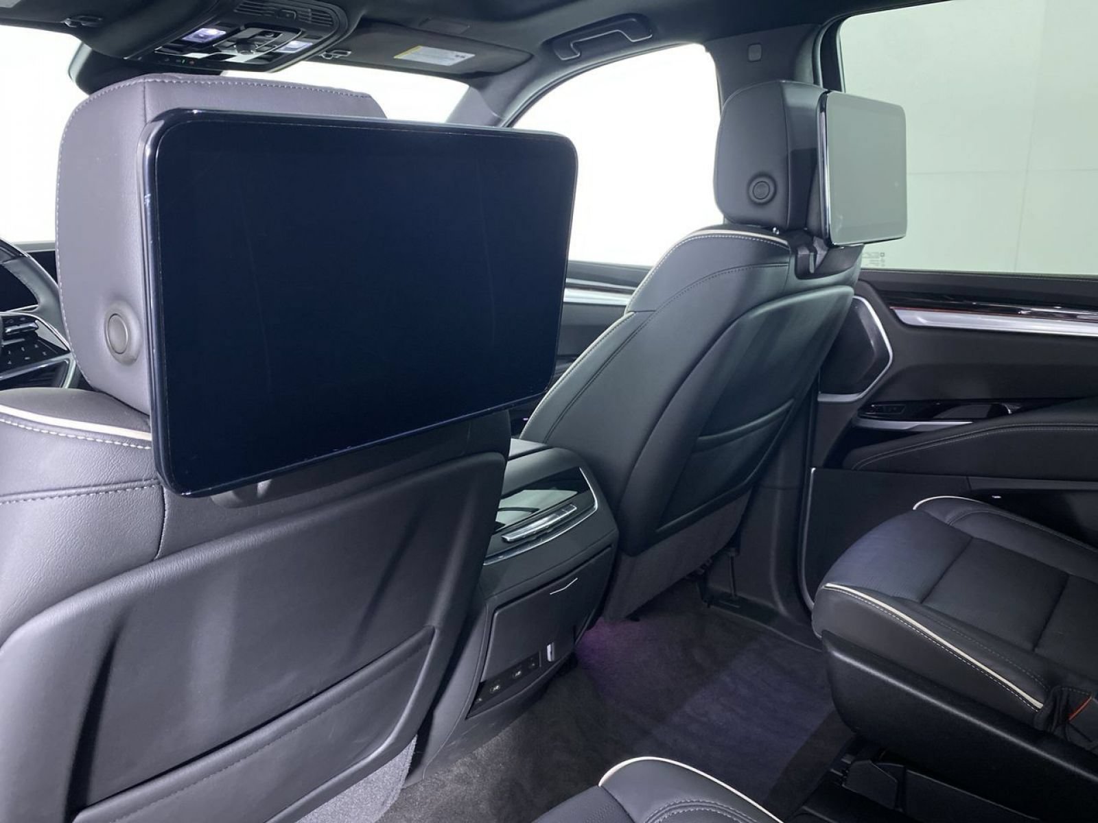 Certified 2026 Cadillac Escalade Luxury AWD/4WD image 19
